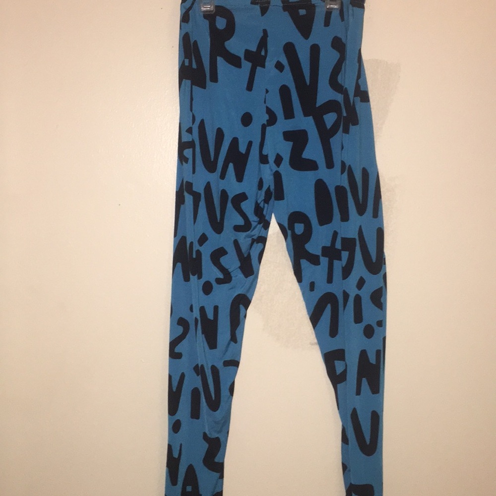 Blue and black alphabet stretchy leggings